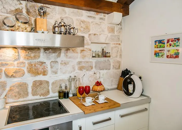 Daire Catherine's Garden *